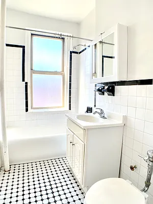 Rented by Bohemia Realty Group | media 4