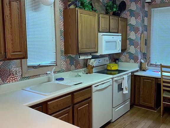 3rd image of 97 River Park Villas Dr