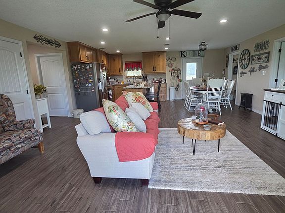 4th image of 511 Erwin Rd