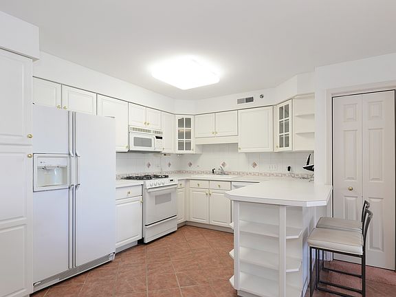 4th image of 1700 2nd St APT 209