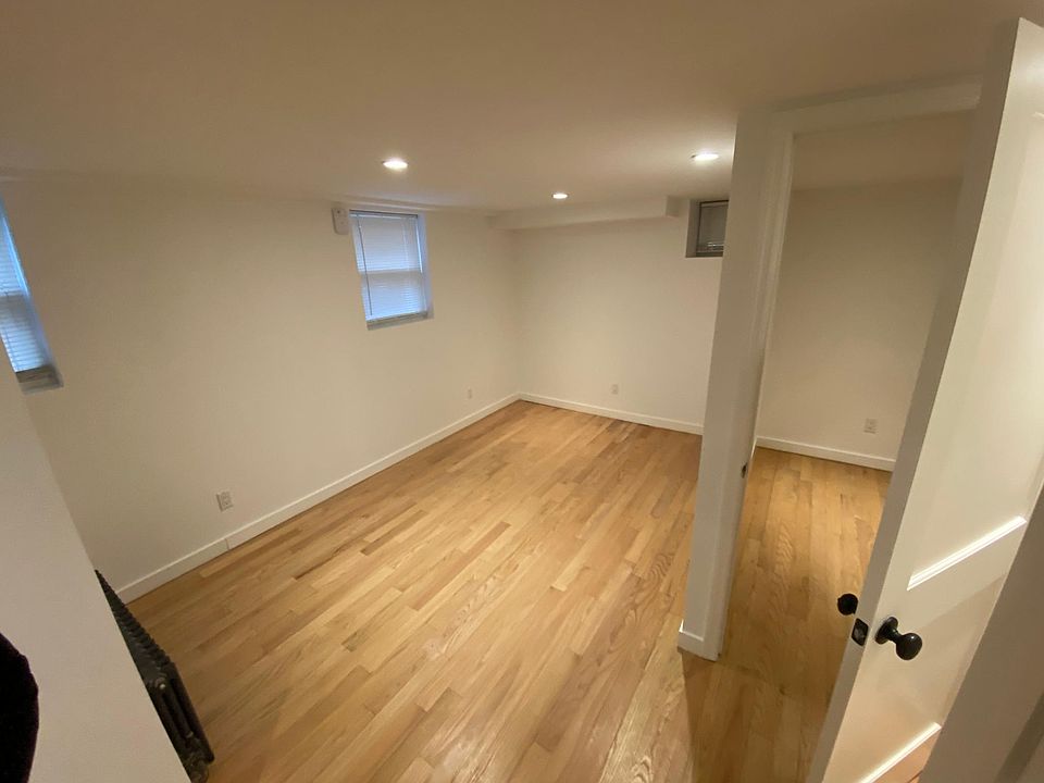 1st image of 128 King Ave