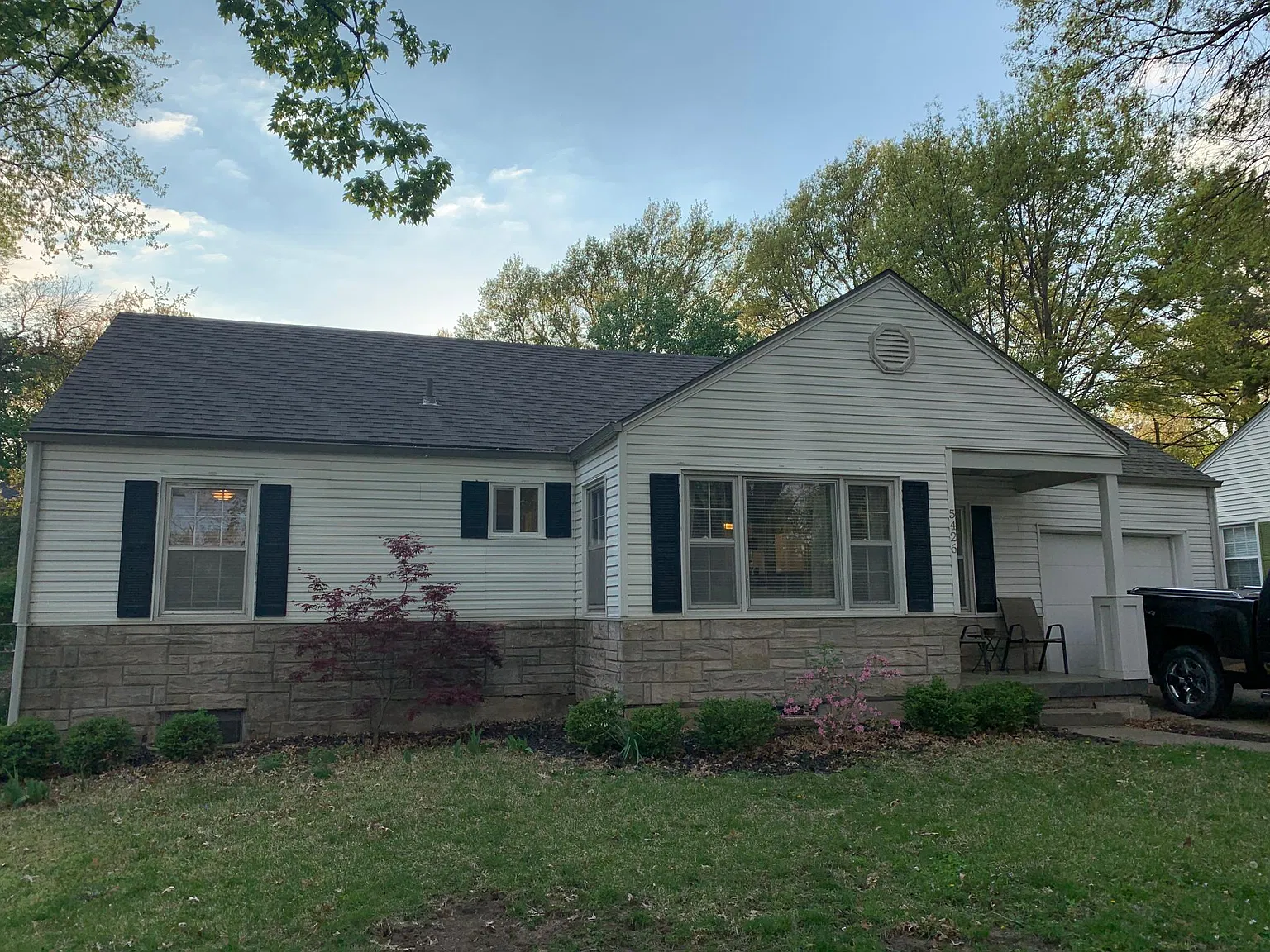 3 bed, 984 sqft, $2,200 — Photo 1