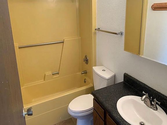 2nd image of 1807 E Capitol Ave APT 3