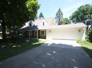 1202 Park Terrace Dr, Rockford, IL 61114