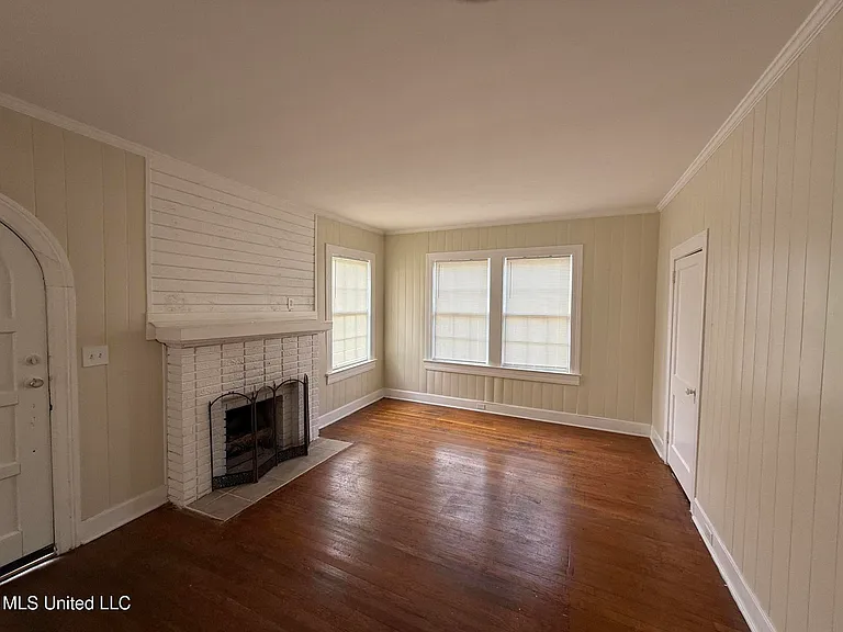 1202 E Fortification St #1 — Photo 3