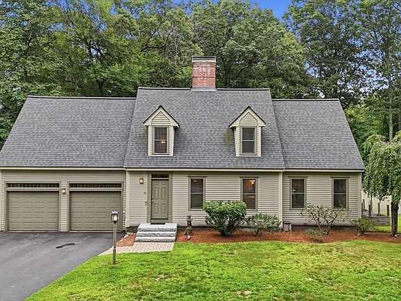 3rd image of 32 Shaker Ln