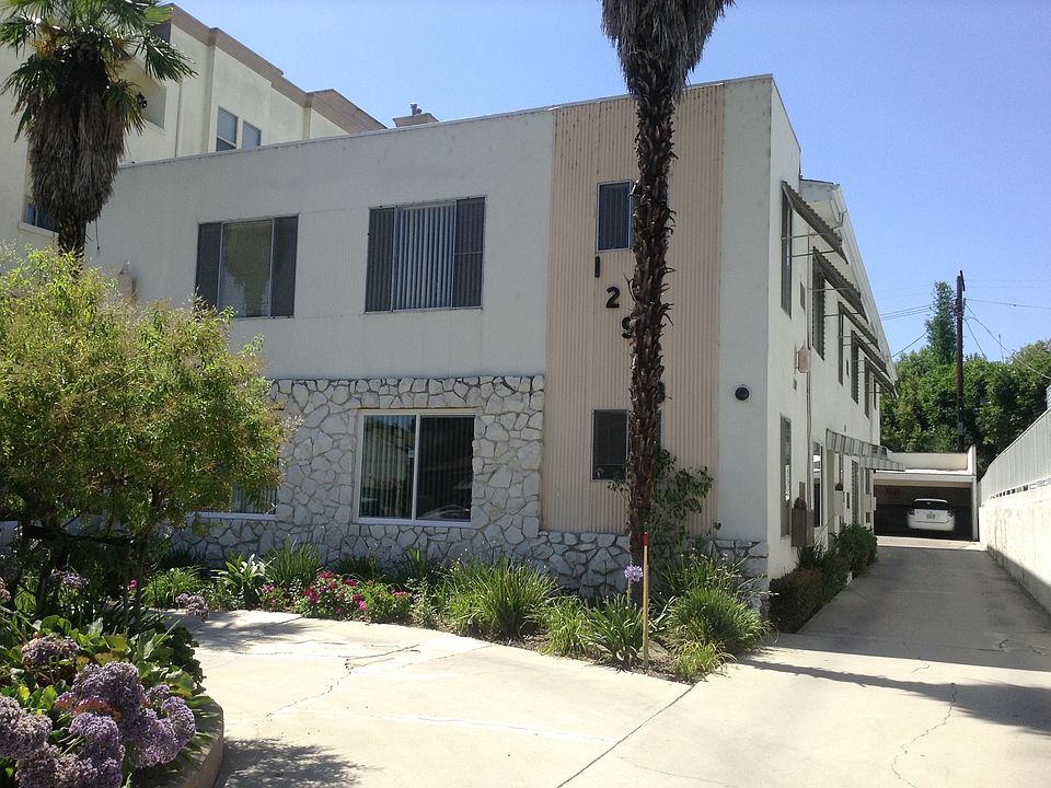 1st image of 12928 Moorpark St APT 6