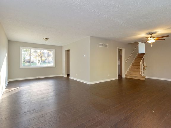 3rd image of 22561 Mission Dr
