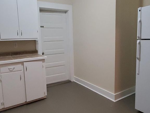 5th image of 929 Avenue I