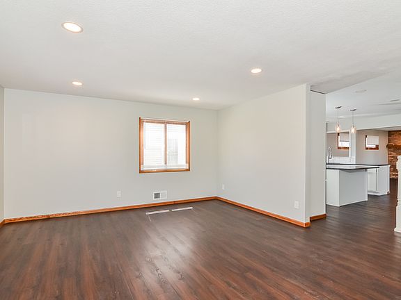 5th image of 6840 Sheridan Ave S