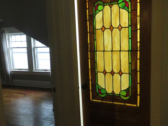 4th image of 1273 1/2 West Blvd #3