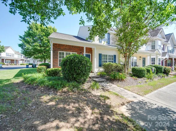 328 Deep Water Ln, Fort Mill, SC 29715