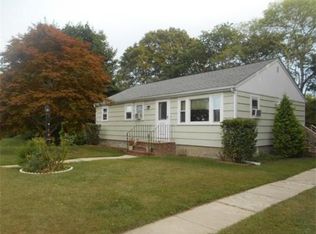 30 Coury Dr, Acushnet, MA 02743