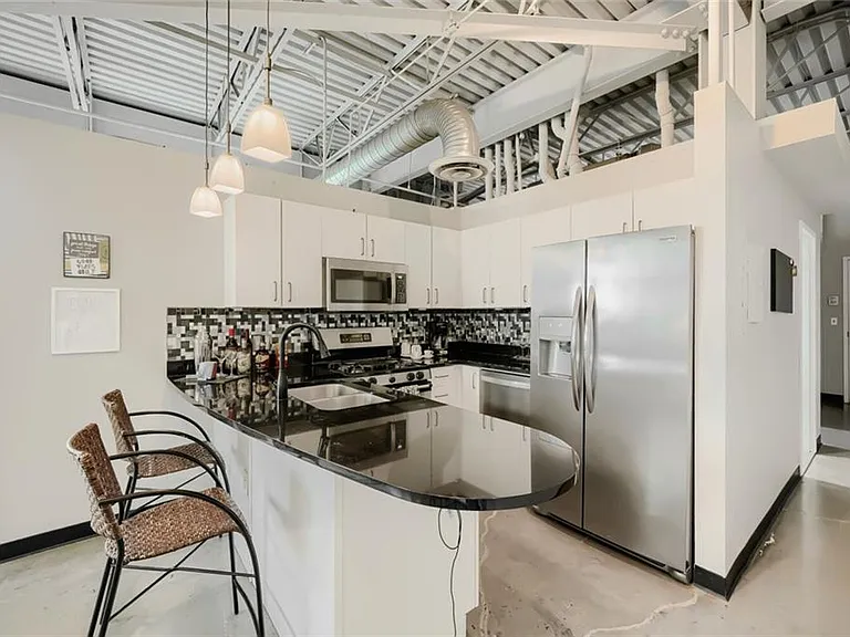 5200 Peachtree Rd #3208 — Photo 7