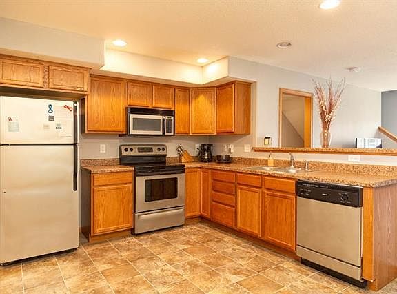 2nd image of 4828 Algonquin Dr Unit 4