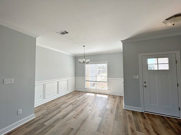 4th image of 115-135 Chapel Ct