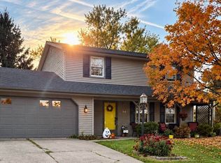 13731 Maple Dr, Grabill, IN 46741