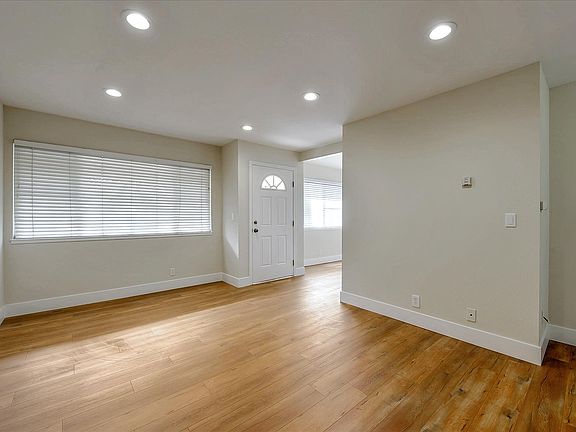 4th image of 409 Bundy Ave APT 7