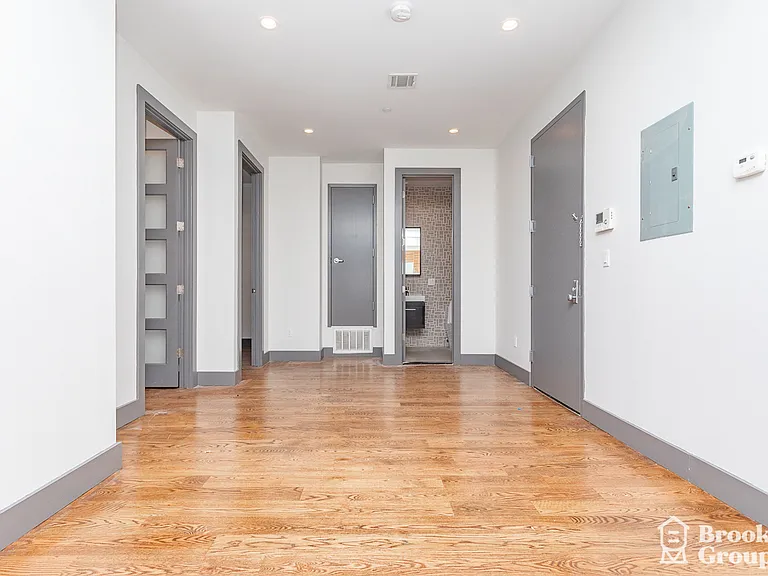 1295 Greene Ave #3B — Photo 3