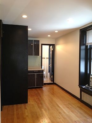 4th image of 401 E 62nd St APT 4C
