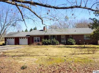 61 S Greenway Dr, Trinity, AL 35673