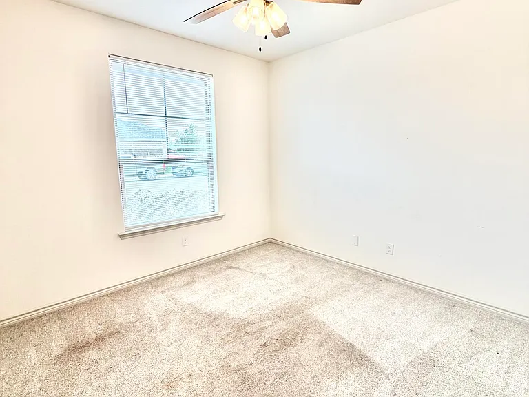 5401 Lamont Ave — Photo 3