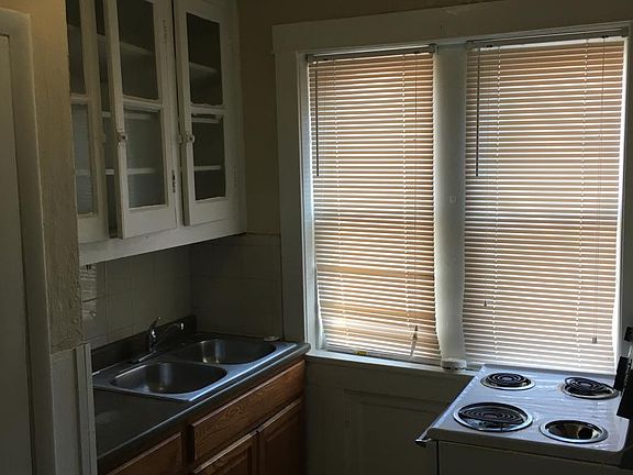 3rd image of 3751-3753 Meramec St