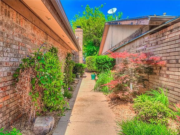3rd image of 6013 Vixen Way