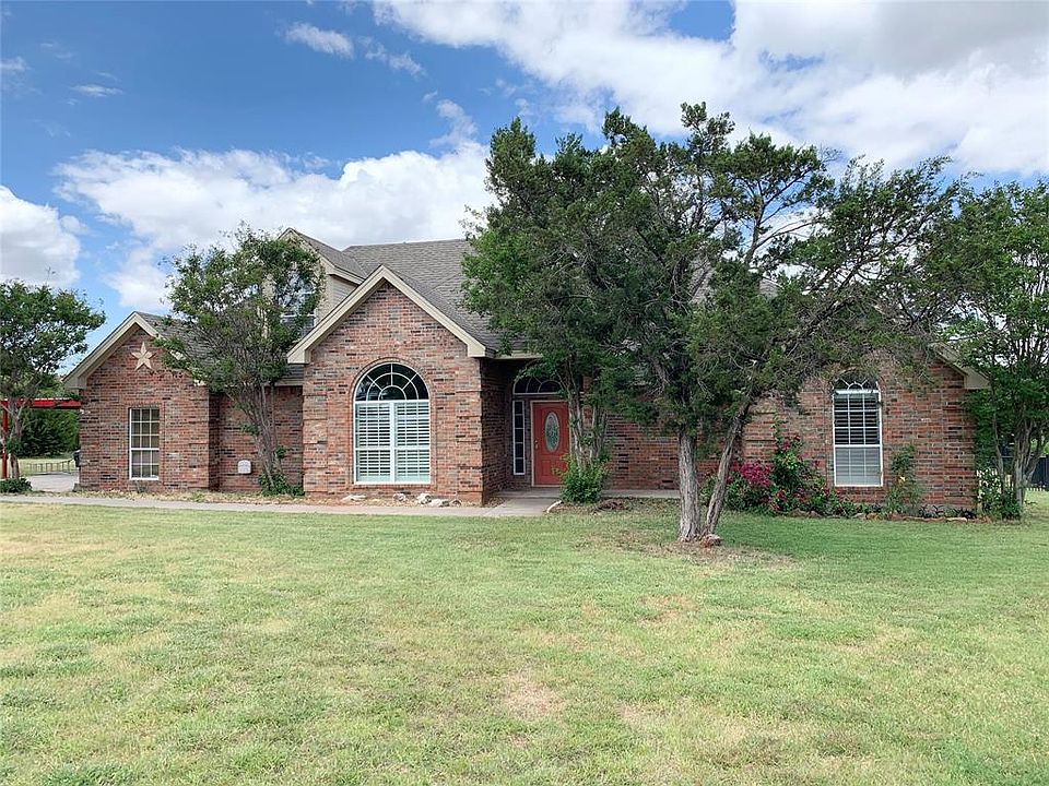 1st image of 205 Olivias Ct