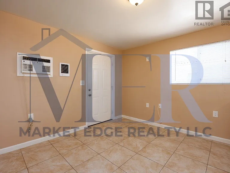 2501 W Belmont Ave — Photo 8
