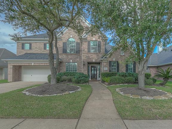 3rd image of 2707 Pinebend Dr