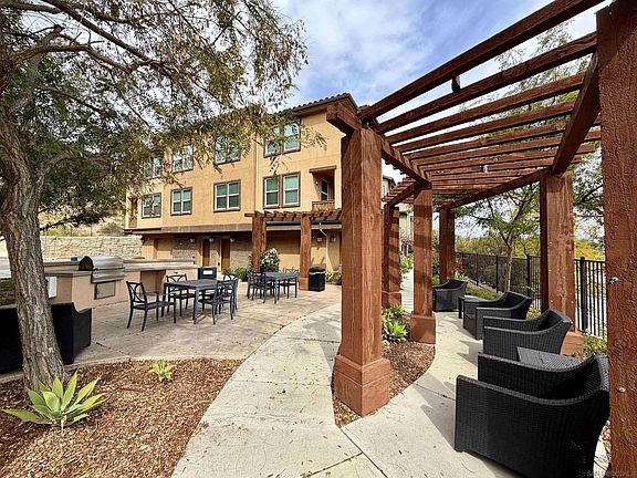 4th image of 415 Mission Villas Rd