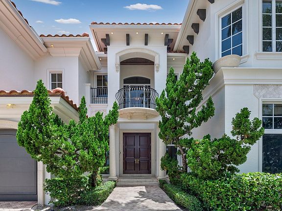 5th image of 501 Golden Harbour Drive