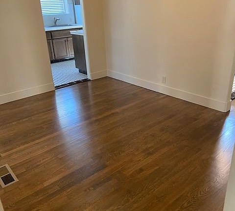 4th image of 826 E Floradora Ave