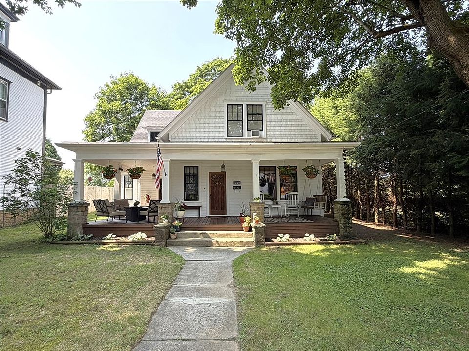 1st image of 329 E Main St