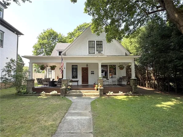 329 E Main St, Ligonier, PA 15658