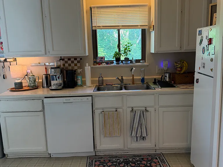 755 N Maple Rd — Photo 13