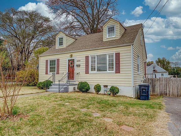 4th image of 2704 Dorchester Dr NW