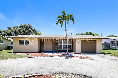 1810 N 47th Ave Photo 1