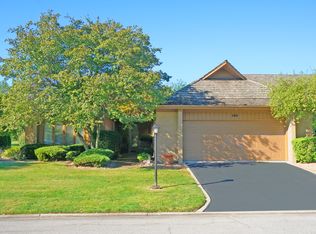 208 Inverness Ln, Schererville, IN 46375