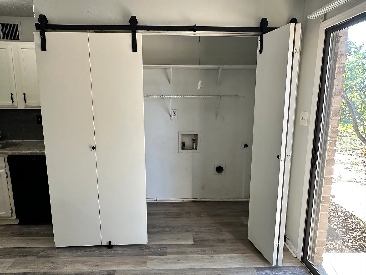3 bed, 1250 sqft, $2,100 — Photo 4