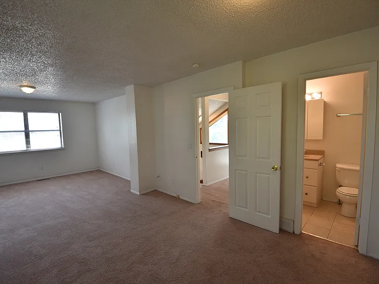 2927 Broadway St #2 — Photo 30