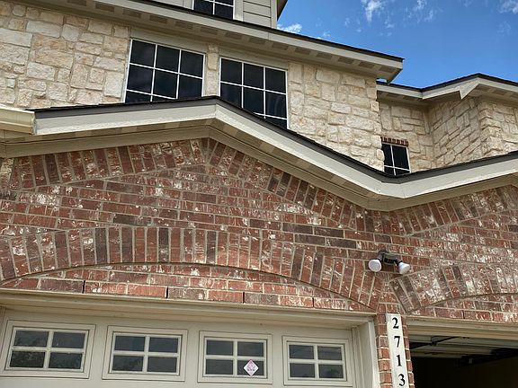 2nd image of 2713 Hyde Park Dr
