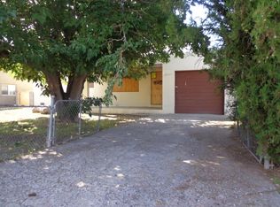 1002 Palo Duro Ave NW, Albuquerque, NM 87107