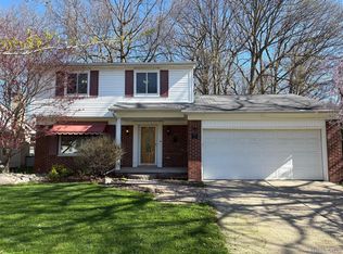 13842 Heritage St, Riverview, MI 48193