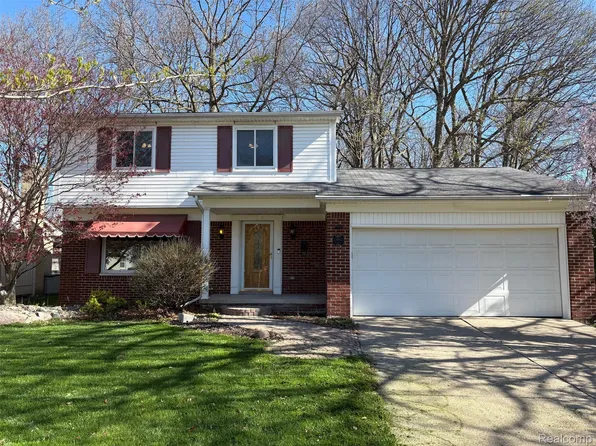 13842 Heritage St, Riverview, MI 48193