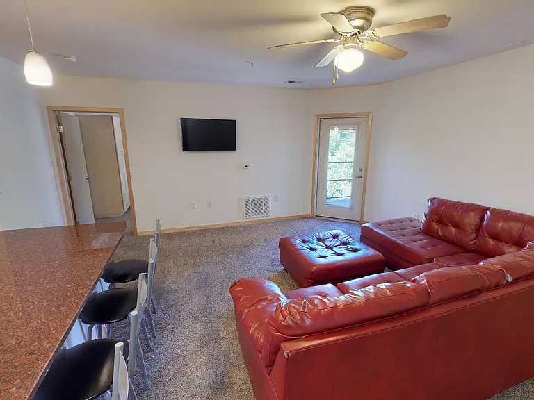 202 N Brooks St #400 — Photo 4