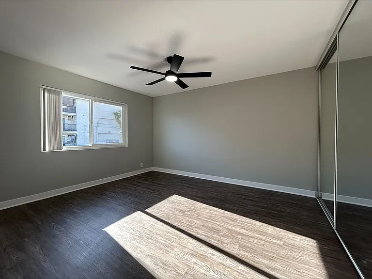 The Circle Apartments at Long Beach — Photo 80