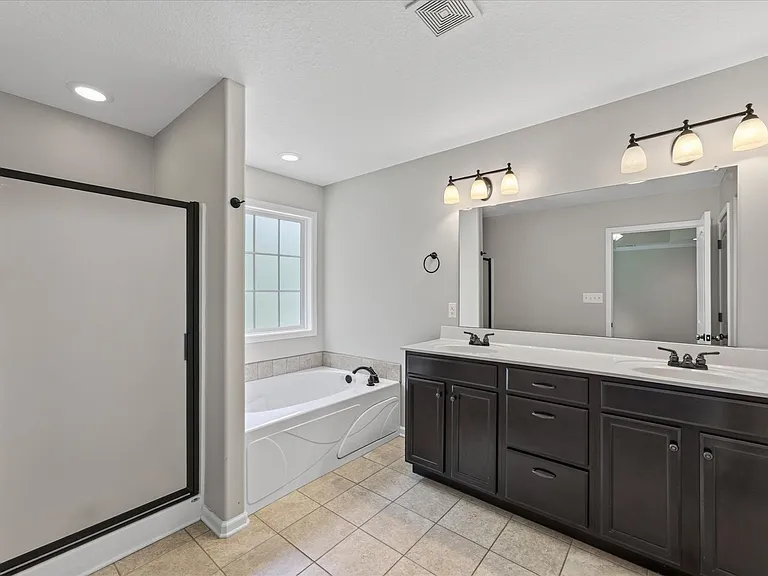 3702 Windmill Ct — Photo 22