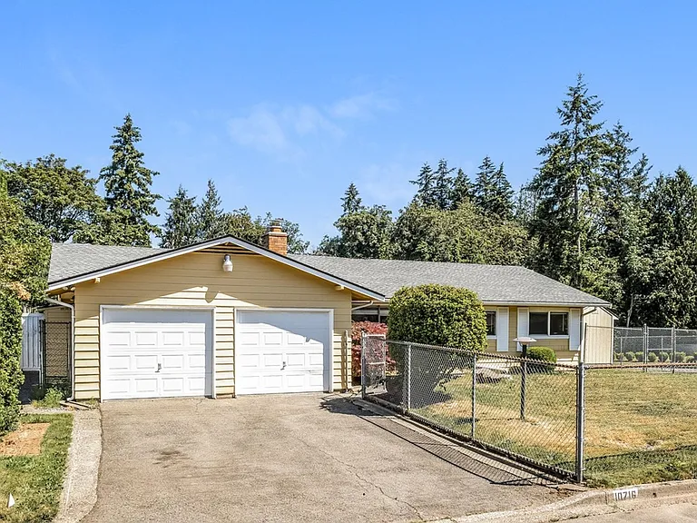 10716 SE 224th Pl — Photo 1
